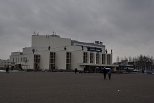Входная группа Государственный театр оперы и балета УР.  Пушкинская,  221